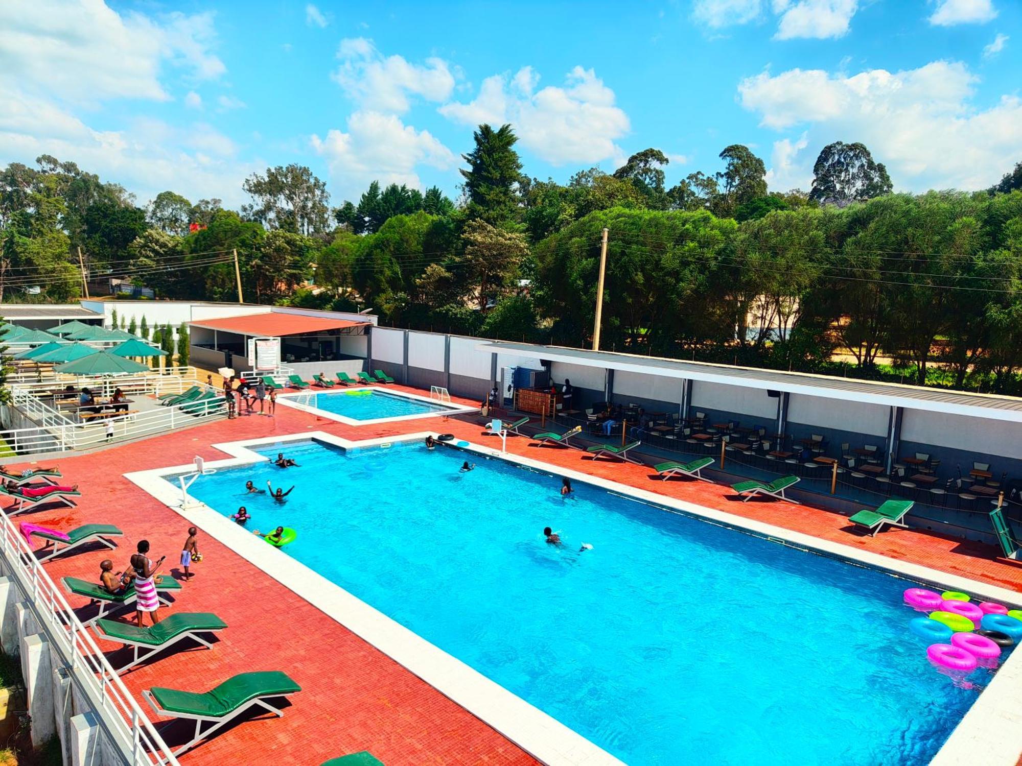 Super Break Hotel Kitale Exterior foto