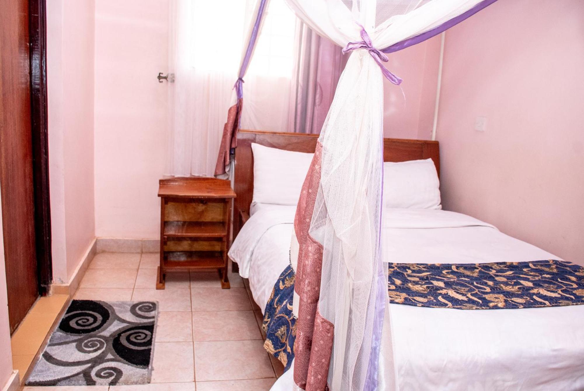 Super Break Hotel Kitale Exterior foto